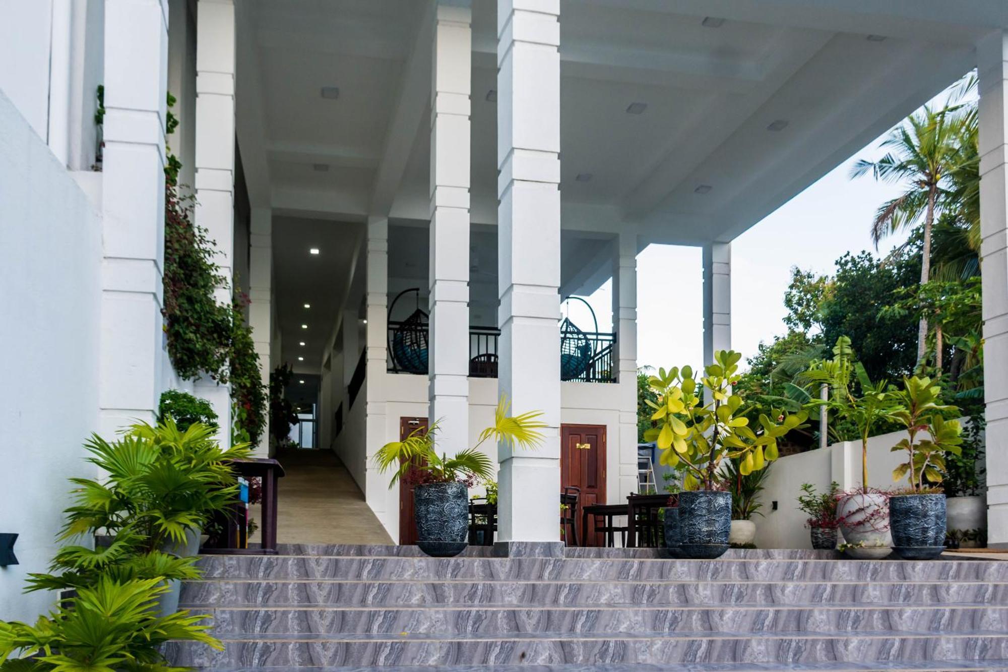 Zodiak Hotel Tangalle Exterior photo